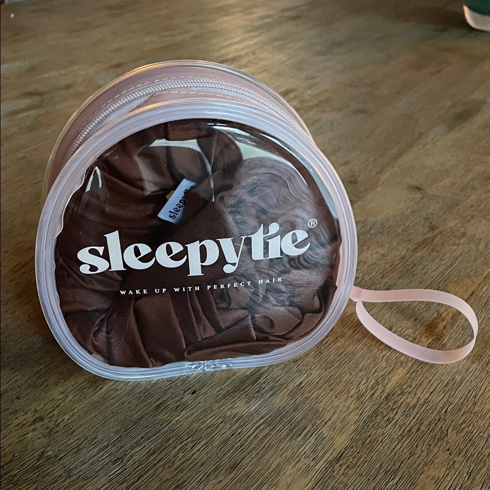Sleepy Tie